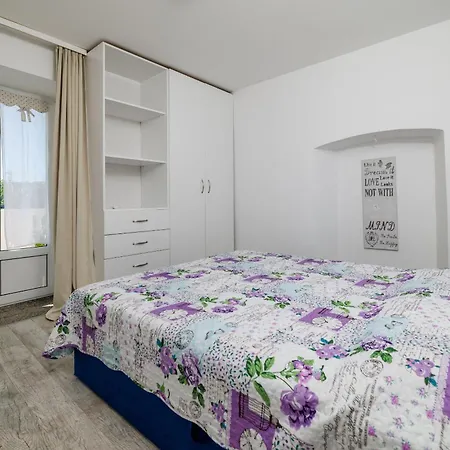 Pavilion Apartman *