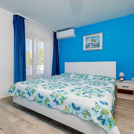 Pavilion Apartman Kampor